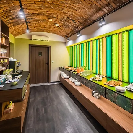 Liebeskind Boutique Old Town 4*